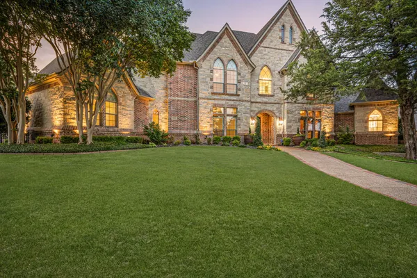 324 OAK POINTE LN