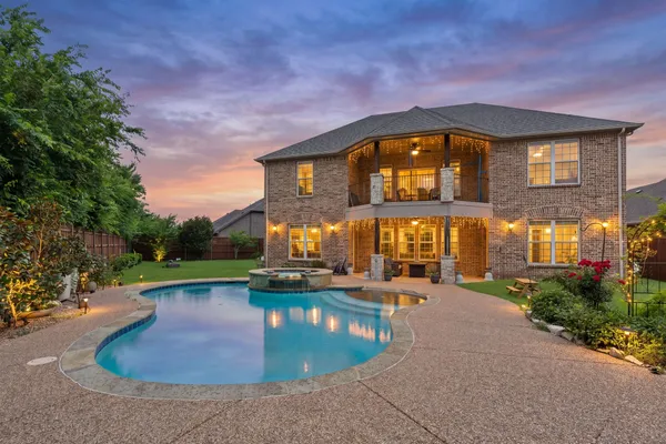 7906 LINDSEY DR