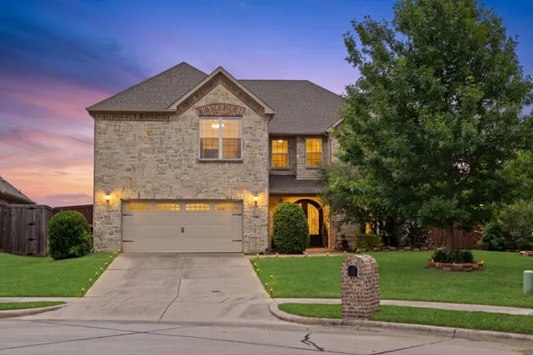 7906 LINDSEY DR