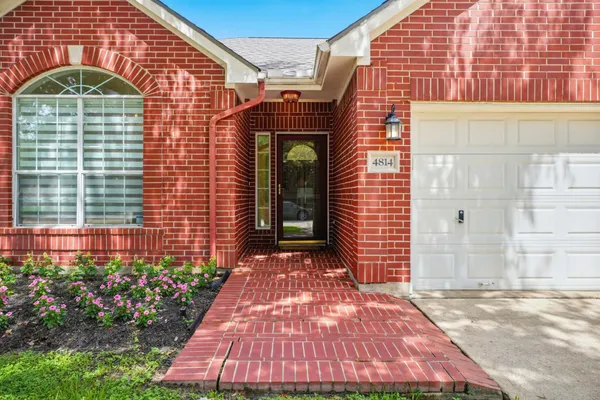 4814 PRESTON TRAILS LN
