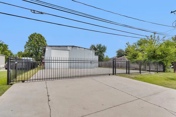 207 ALDINE MAIL ROUTE RD