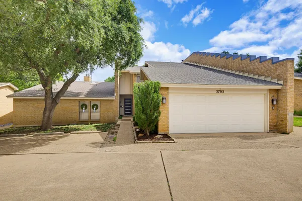 3703 HULEN PARK DR