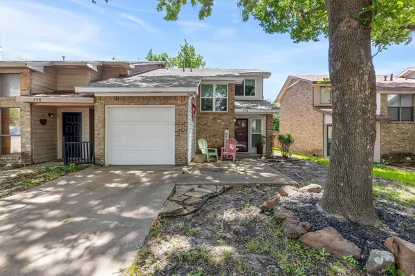 246 MCCARLEY PL