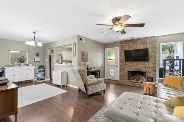 246 MCCARLEY PL