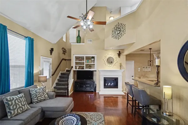 519 HAWKEN DR
