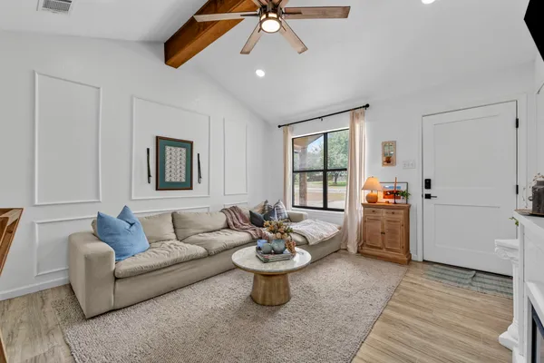 308 RIVER HILLS DR