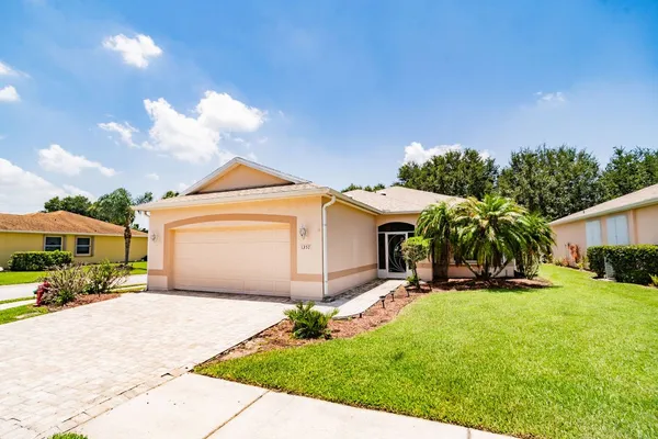1357 SHORELINE CIR