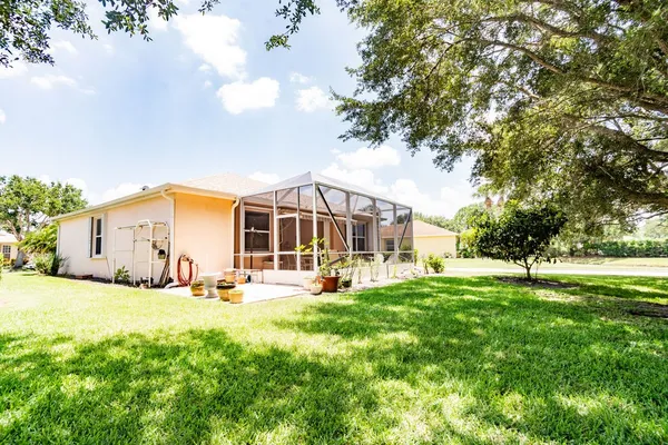 1357 SHORELINE CIR