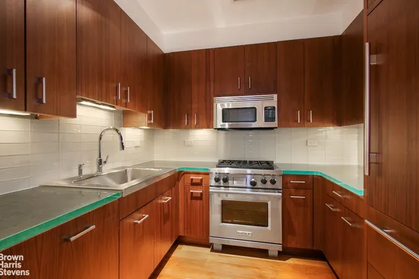 33 W 56TH ST 6C