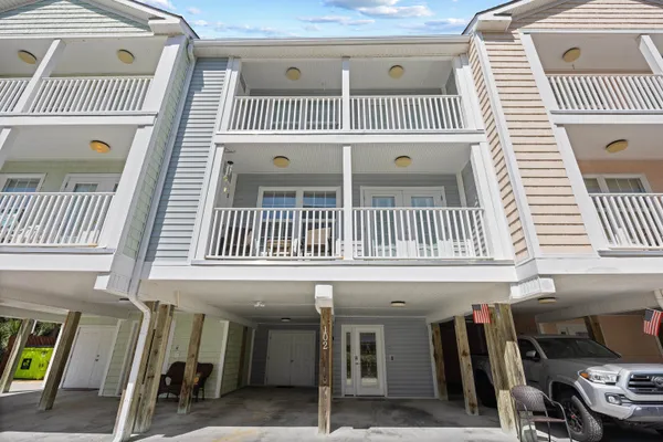 209 N HILLSIDE DR 102