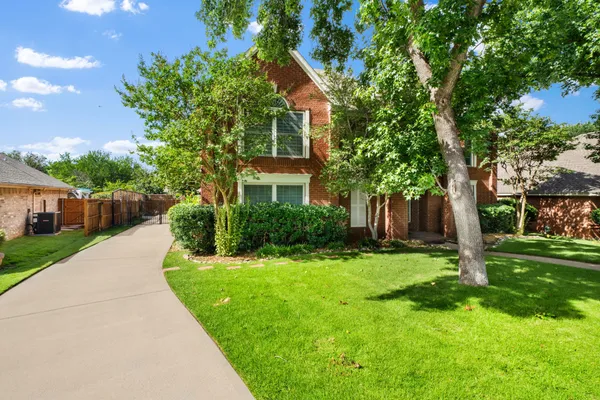 617 HIGHLAND MEADOWS DR