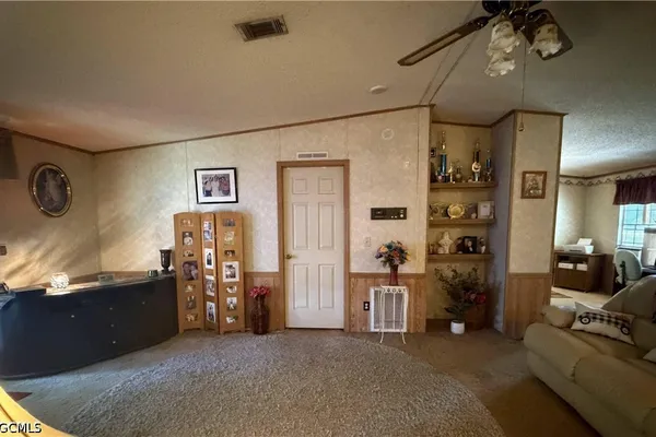 223 PINE LN
