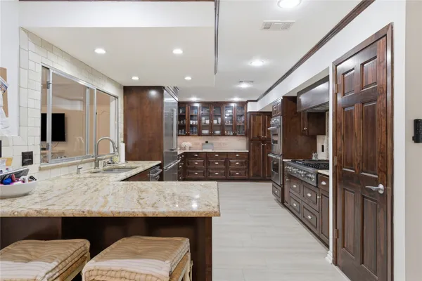 3409 LAKESIDE DR