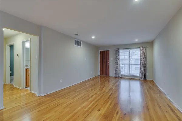 4616 W LOVERS LN 205