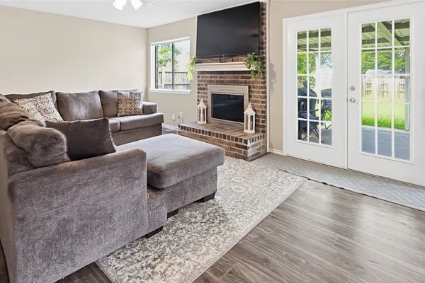 6700 MEGAN LN