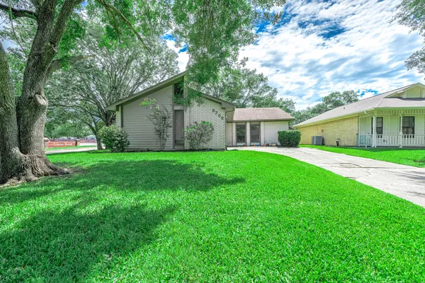 2702 DOVE TREE DR