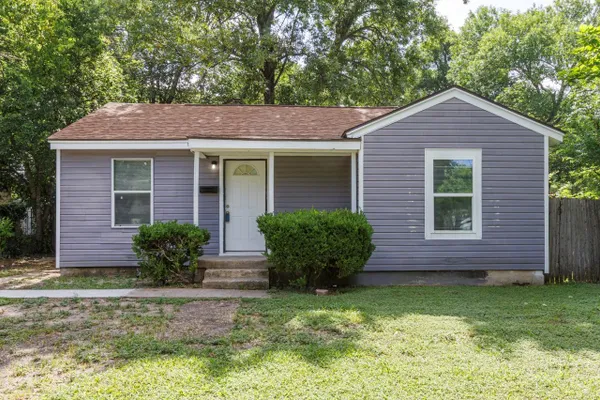 1738 OAK HILL CIR