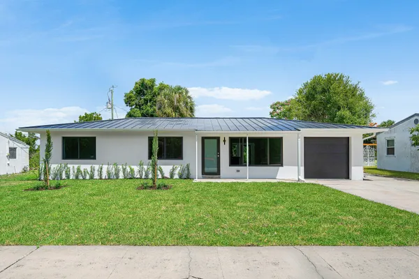 707 SUNSET DR