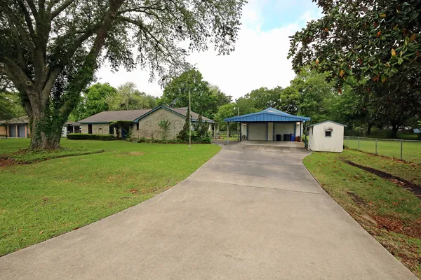 3804 SHADY LN