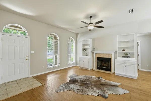 3405 CRYSTAL CIR
