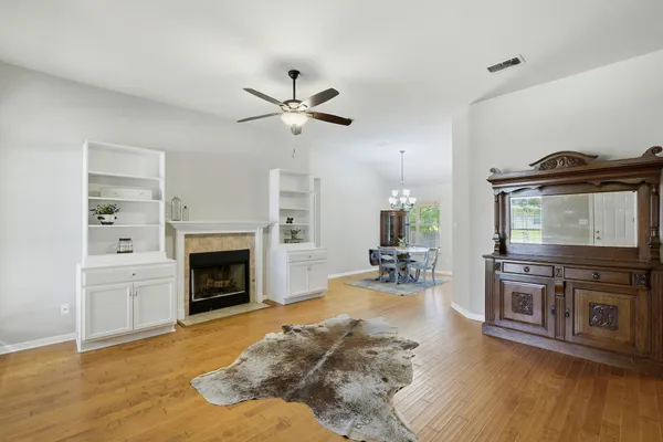 3405 CRYSTAL CIR