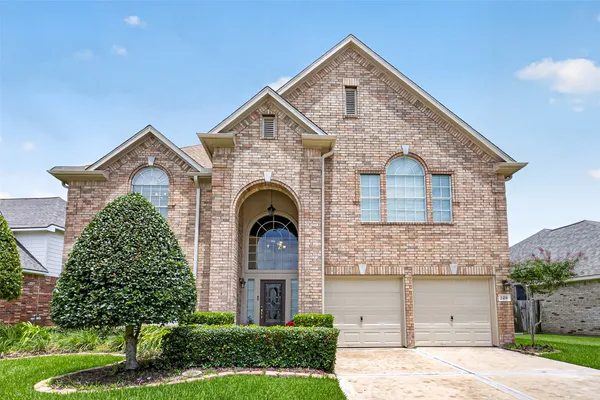 2419 BAY HILL DR