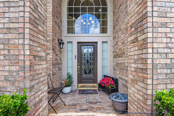 2419 BAY HILL DR
