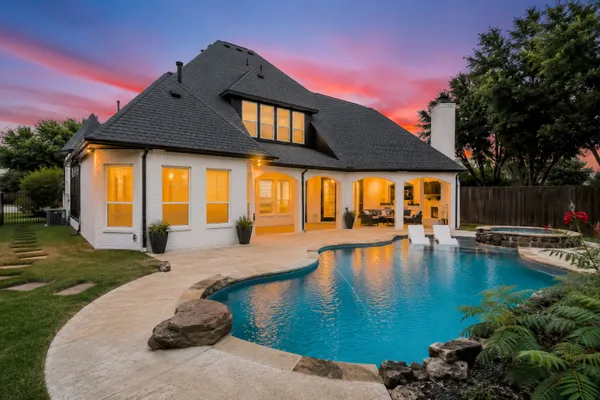 502 CLEAR VISTA DR