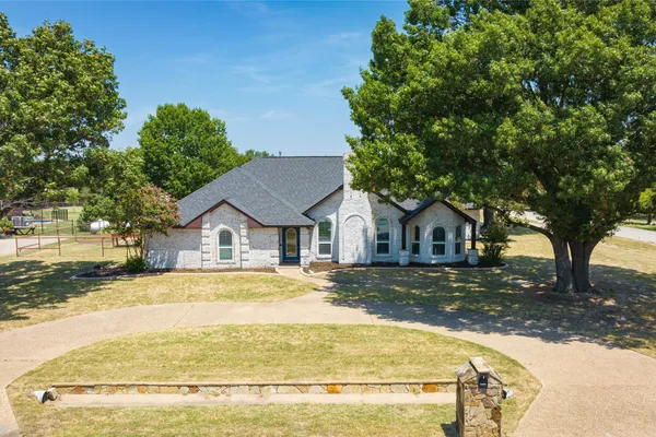 14205 RED WOOD CIR