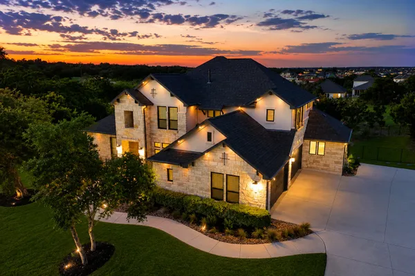 113 SPENCE LN