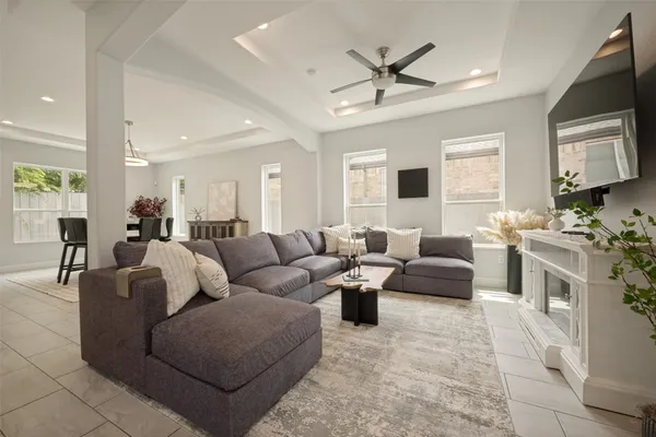 110 CEDAR LN
