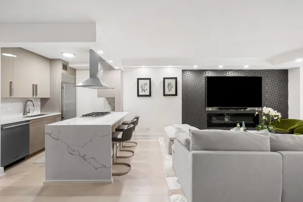 211 MADISON AVE 4-B