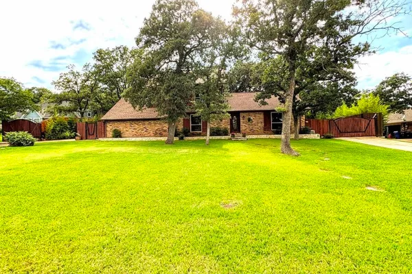 1212 VERA LN
