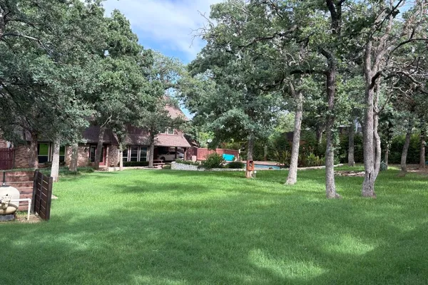 1212 VERA LN