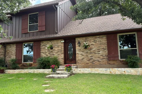 1212 VERA LN
