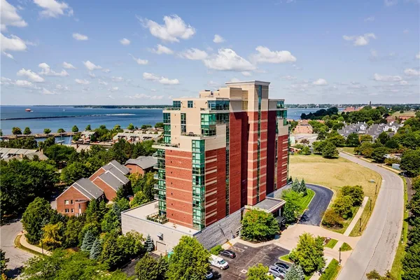 132 LAKEFRONT BLVD 1003