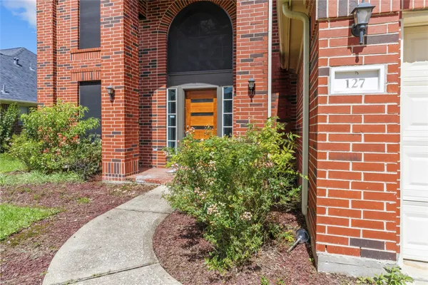 127 SAINT FINANS WAY