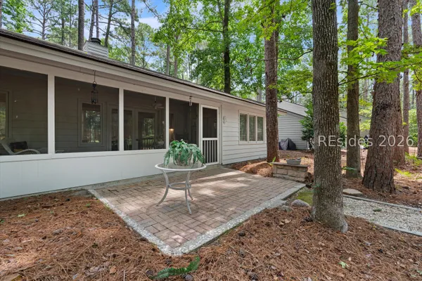 25 FERNWOOD CT