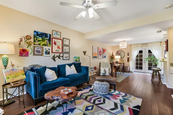 3601 LAS COLINAS DR B