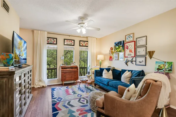 3601 LAS COLINAS DR B