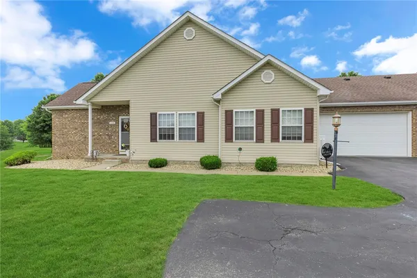 106 CLEARWATER DR
