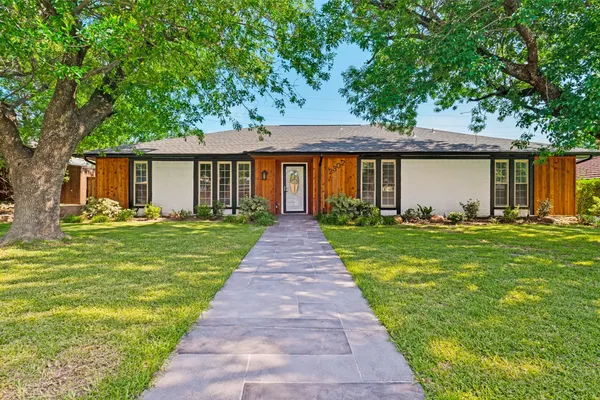 2302 GREENHILL DR