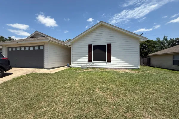 4017 DEVONAIRE DR