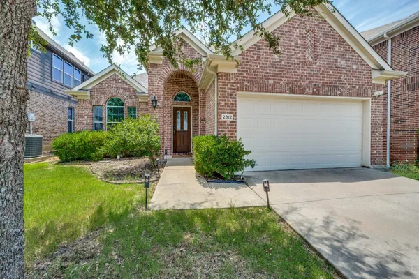 2312 FOUNTAIN GATE DR