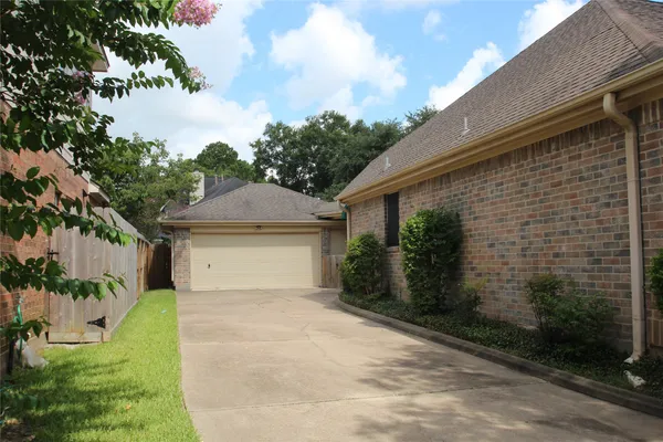 21806 MOORTOWN CIR