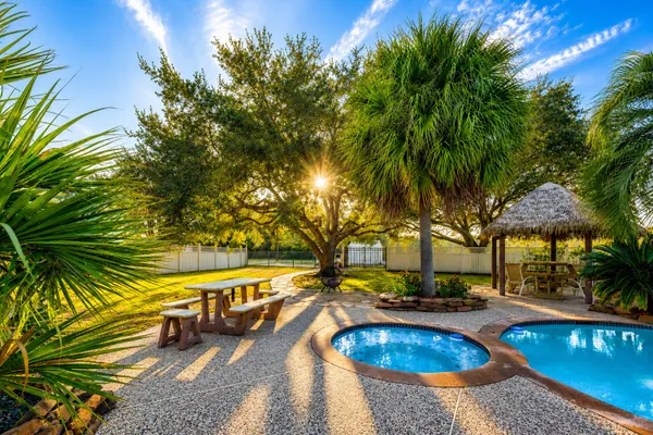 2742 WESTCHESTER CIR