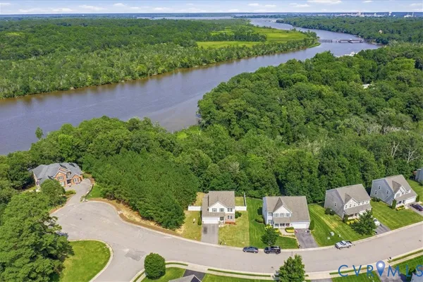1916 RIVER RIDGE PL