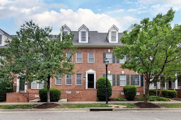 4215 NEW TOWN AVE
