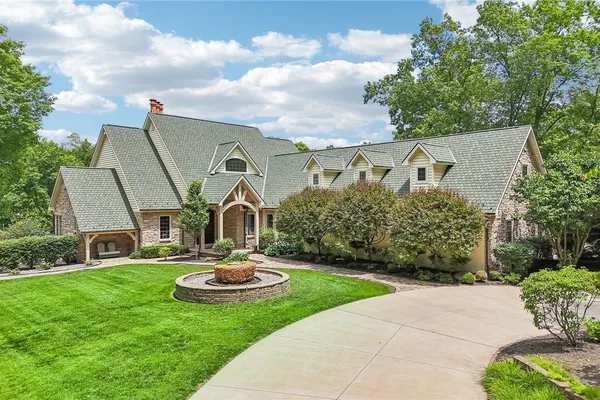 1 GRANDVIEW DR