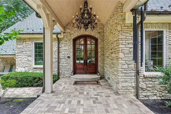 1 GRANDVIEW DR